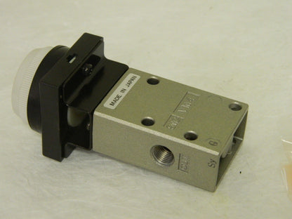 SMC 4 Way Mechanical Accuator 0.55 CV Rate 1/8" NPT Inlet 5 Port NVZM450-N0