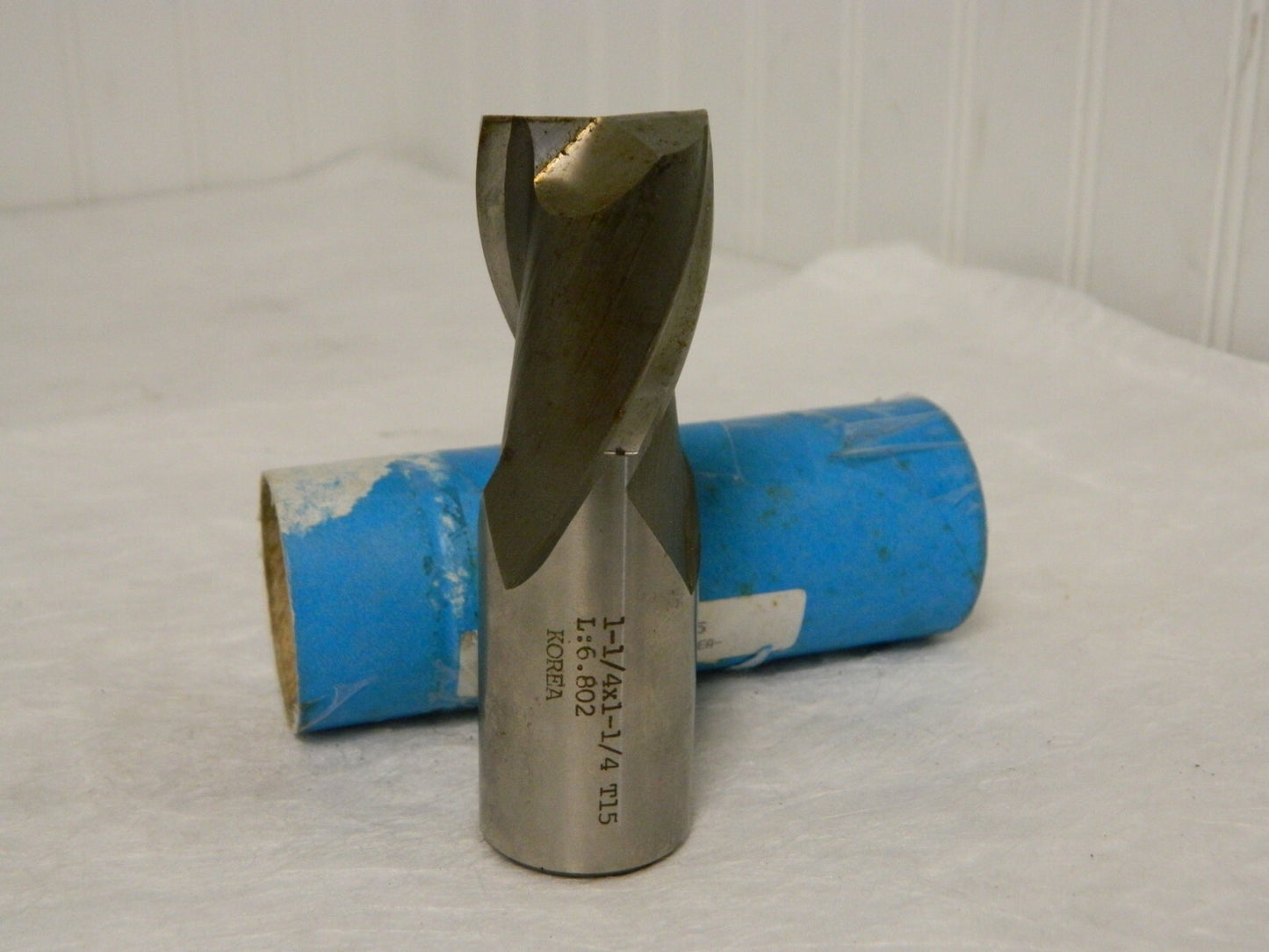 Precision T15 HSS Sq End Mill 1-1/4 Dia 2Fl 1.25 Shk Dia RH 4-1/8L 01863745