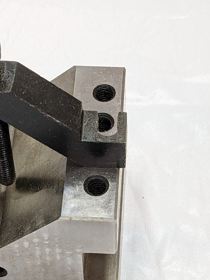 V-Block 2-1/4" Max Cap., 90° V Angle, 4" OAL, 3" OAW, 3" OAH 00325530 INCOMPLETE