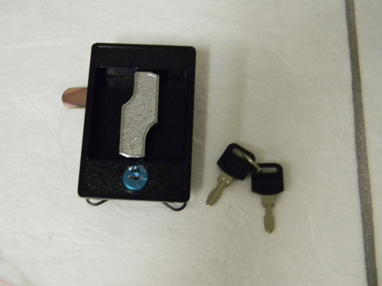 Work Smart Square Lock WorkBench Accessory QTY 10  WS-MH-WKST-024