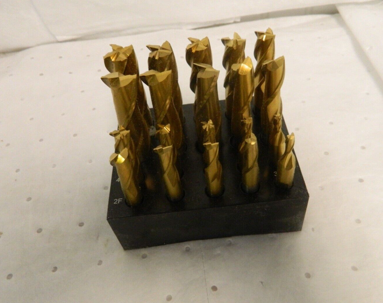 Pro 3/16" to 3/4″ 2 and 4 Flute 20 Piece Square End Mill Set 320-0000