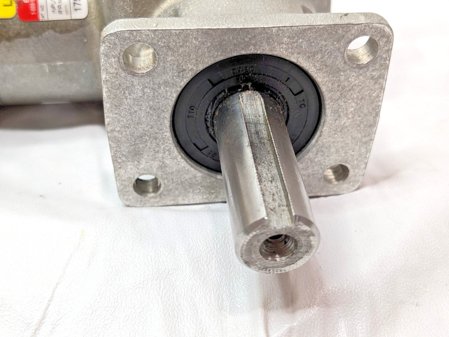 Boston Gear 2-Way Shaft Spiral Bevel Gear Drive 1:1 2.19 Input HP RA1021