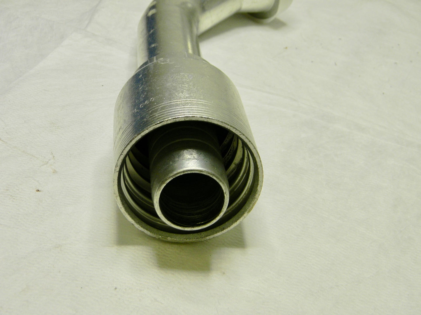 Gates Caterpillar Style O-Ring Flange  60° Bent Tube 24GSH-32FLC60-087