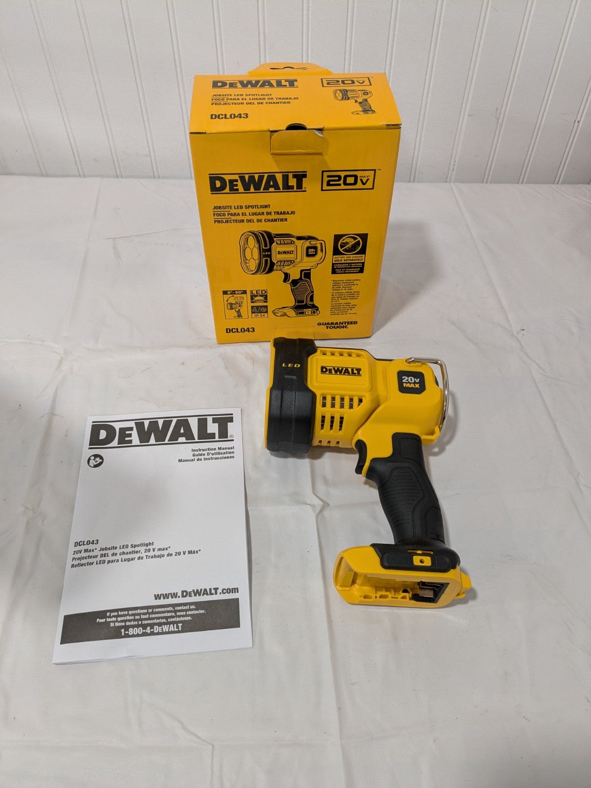 DeWALT Cordless Work Light: 20V, 1,000 Lumens DCL043 TOOL ONLY