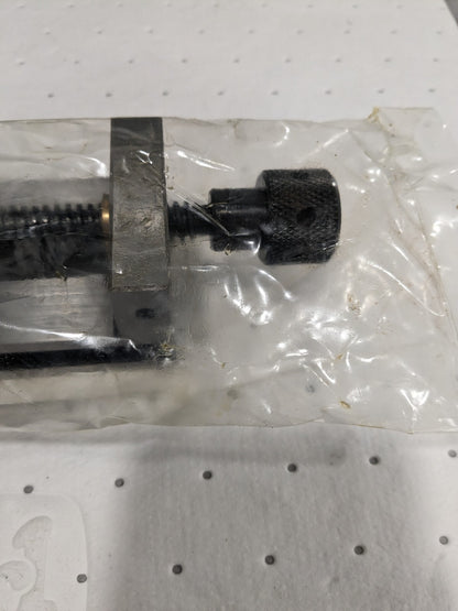Toolmaker's Vise 2-3/8" Jaw Width 2-1/8" Jaw Opening Cap 428-9024