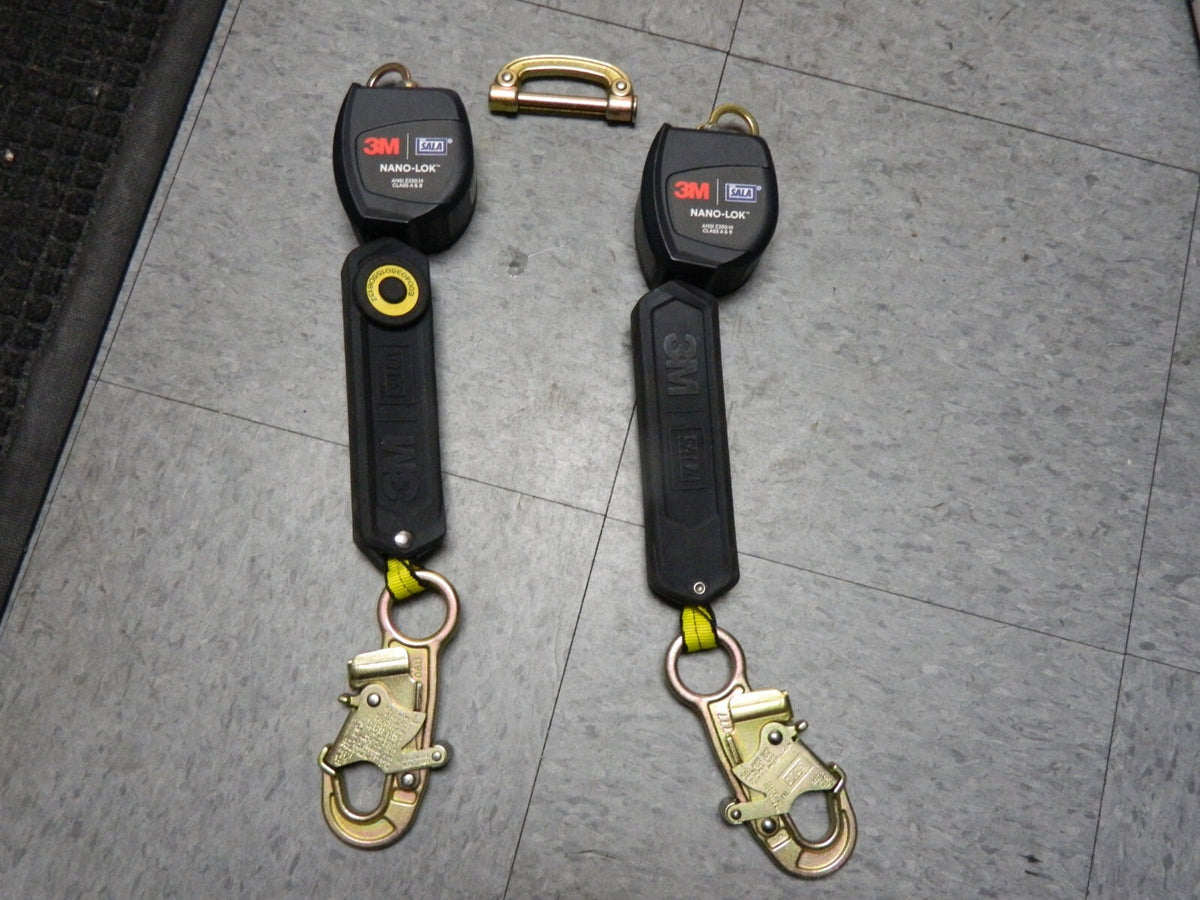 3M  DBI/SALA Self-Retracting Lifeline: 420 lb Capacity, Self-Locking Carabiner