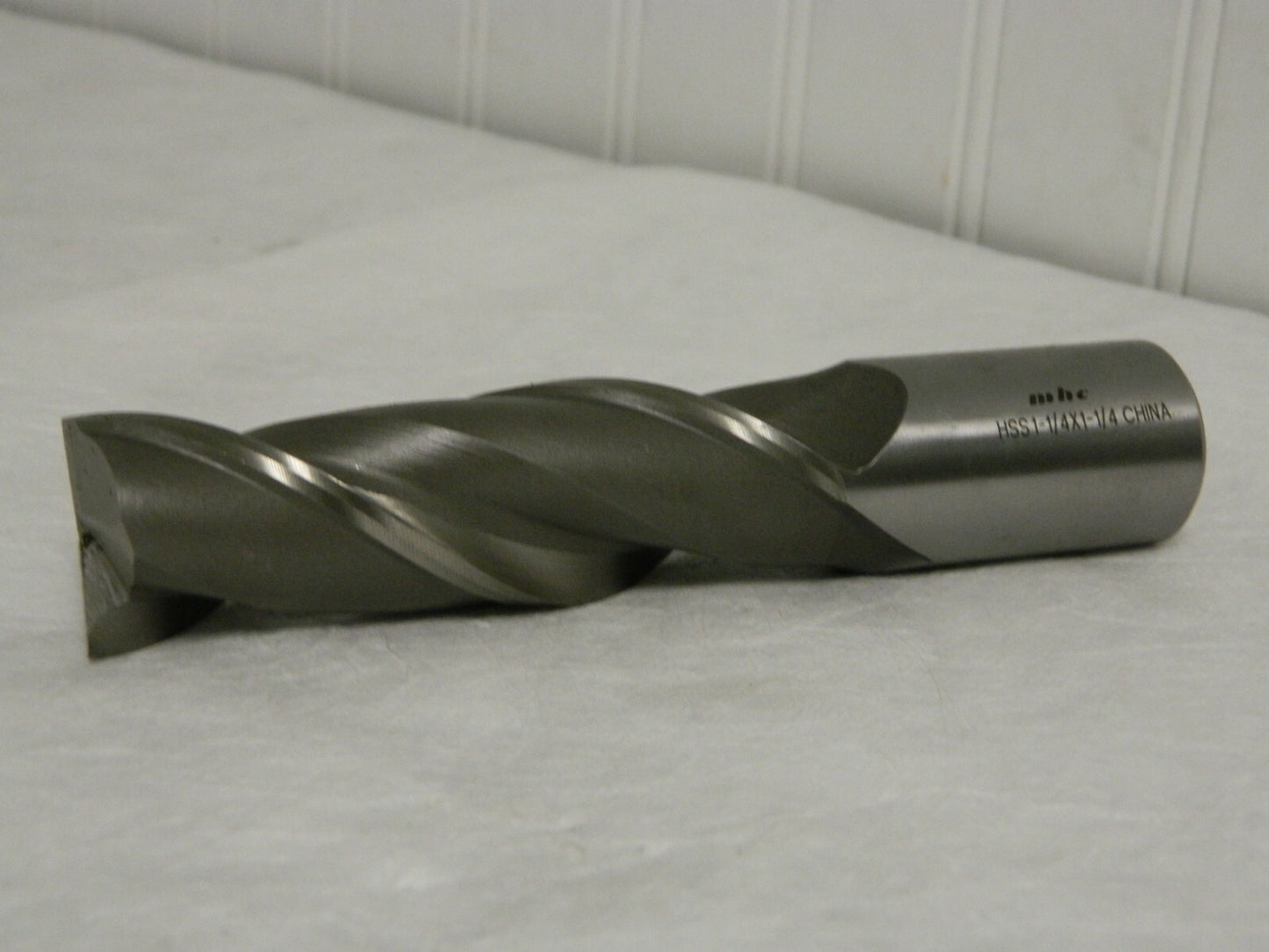 MHC HSS Square End Mill 1-1/4" 4" LOC 1-1/4" Shank Diam 6-1/2" OAL 2 FL 01901743