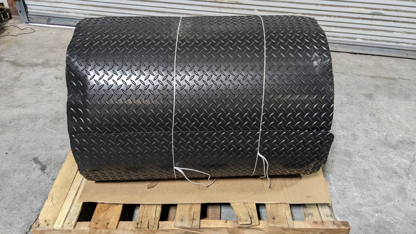 WEARWELL Anti-Fatigue Mat 75’ x 3' Vinyl Beveled Edges Raised Diamond Surface