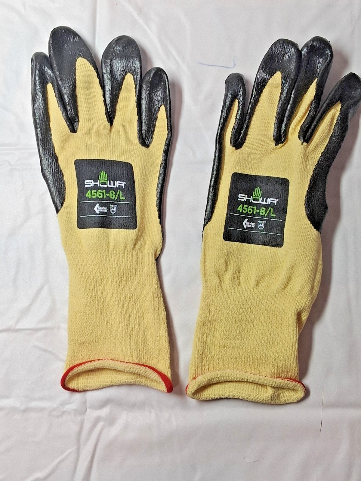 SHOWA Nitrile Cut Resistant Gloves Size 8 A4 QTY 12 Pair 4561L-08