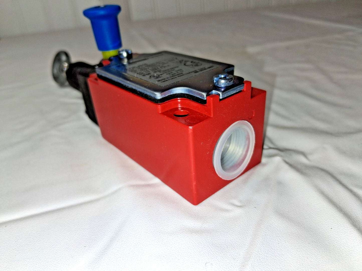 Telemecanique Sensors 10 Amp Dual Operation Rope Operated Limit Switch XY2CJS15