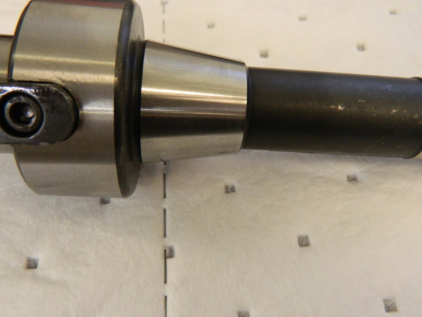Shell Mill Holder: R8, Taper Shank 210-0404