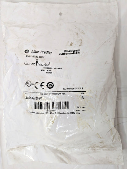 Allen-Bradley Rectangular Molded ABS Red Switch &amp; Actuator 250VAC 440N-G0202