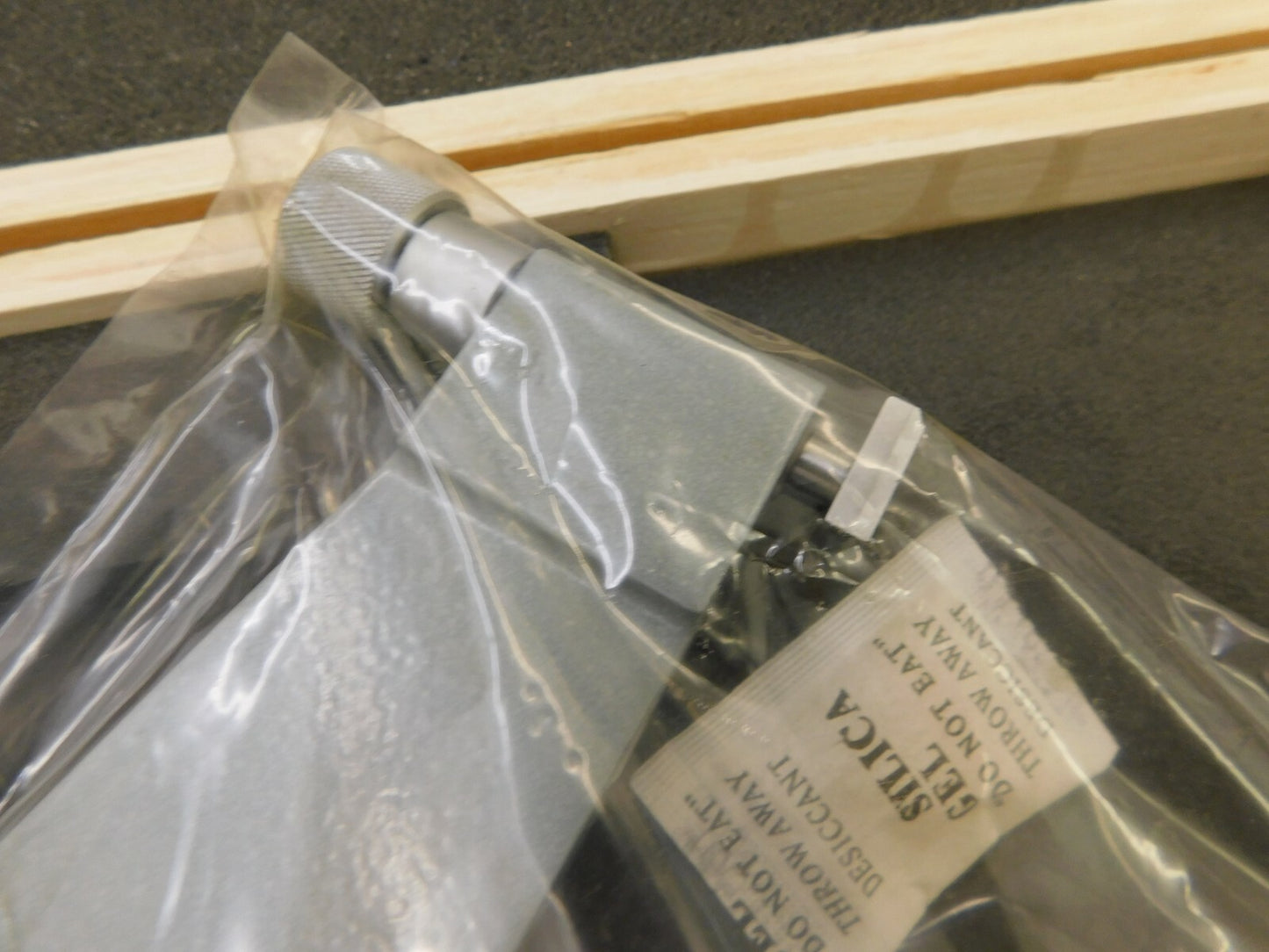 SPI Snap Gage 6 - 7 Range 7/16 x 9/16 Flat Carbide Anvils 14-304-0