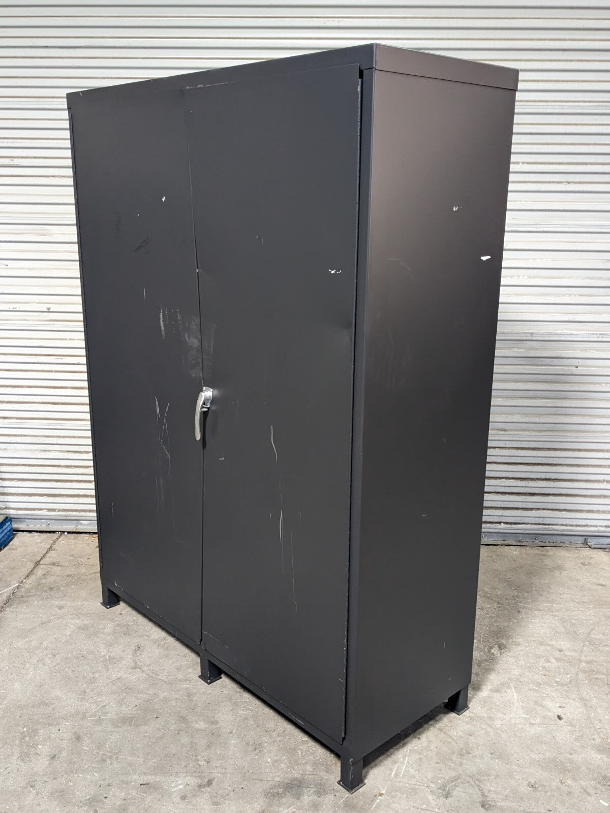 Valley Craft Heavy Duty Welded Storage Cabinet w/ Bins F87953A7 Scratch N Dent