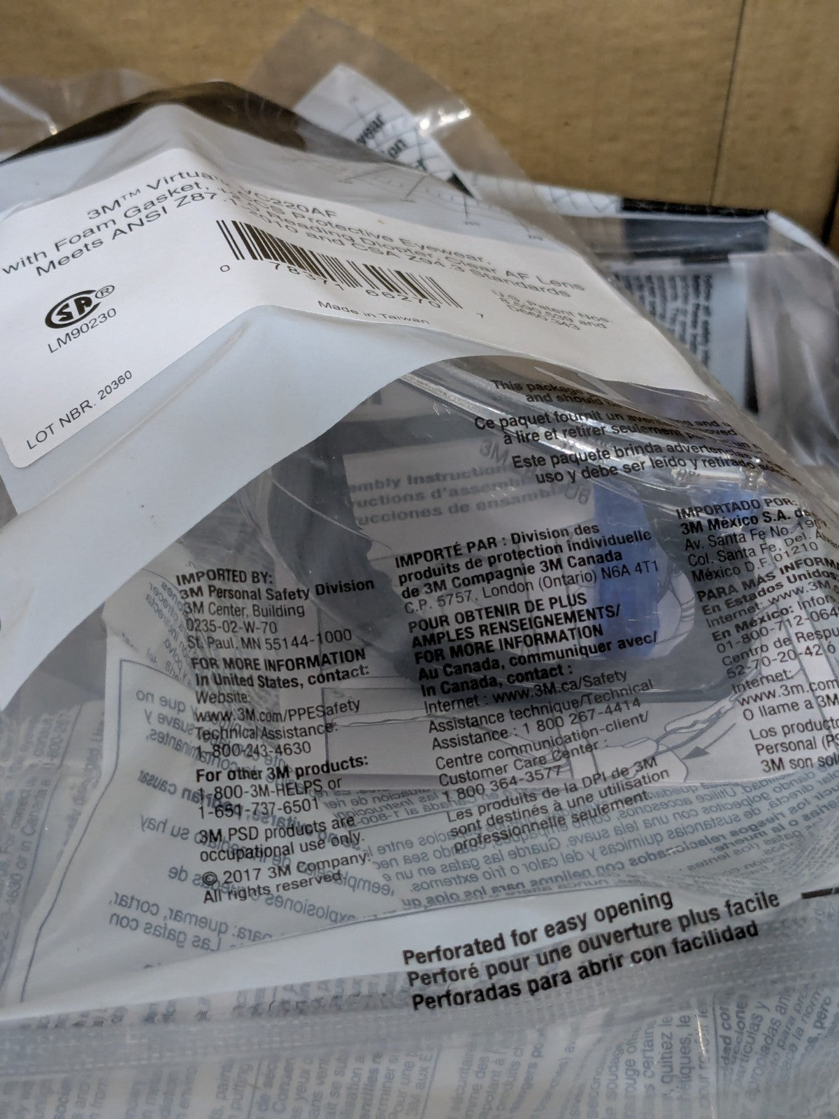 3M Magnifying Safety Glasses: 2.00, Clear Lenses Box of 13 7100046672