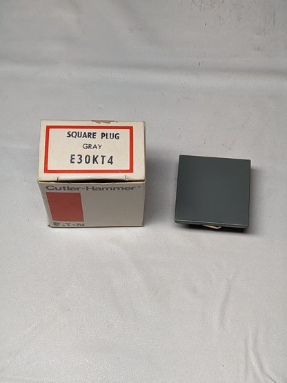 Cutler-Hammer Gray Square Plug E30KT4