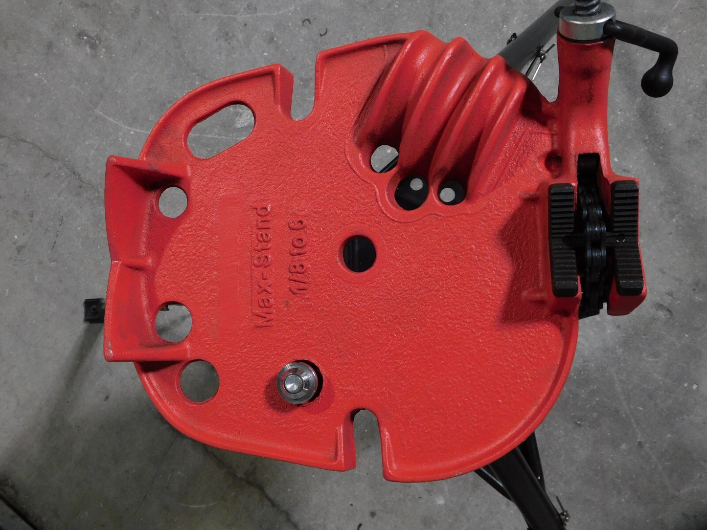 Portable Tristand Chain Vise 1/8" to 6" Pipe Cap CBTX083