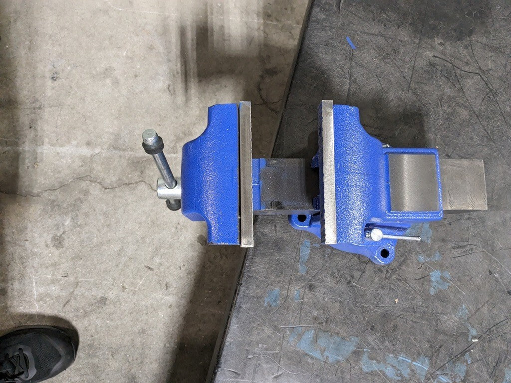 GIBRALTAR Vise:  Bench & Pipe Combination Swivel Vise