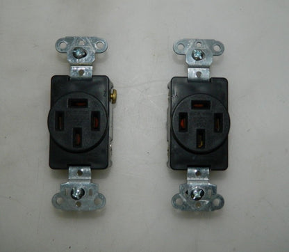 Pass & Seymour Flush Receptacle 2 Pack Ungrounded 120/208 VAC 20 Amp 3822