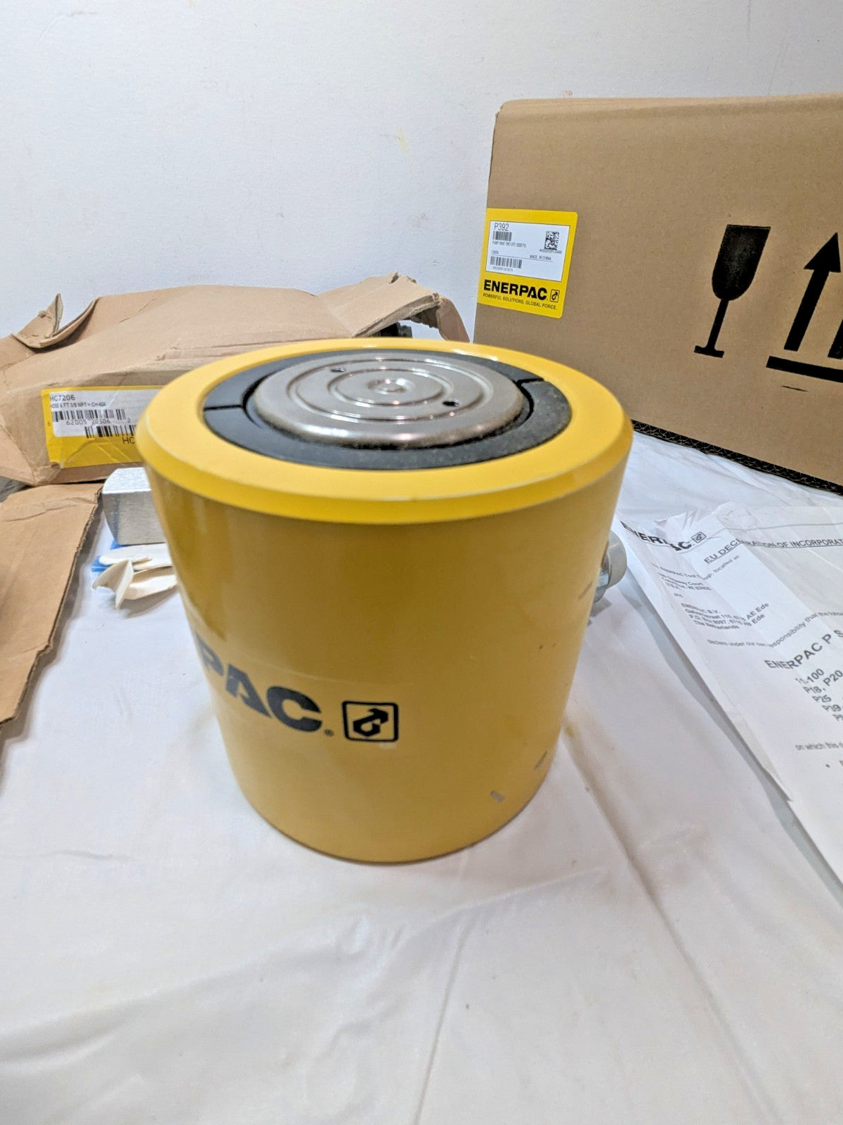 Enerpac 50 Ton Hydraulic Cylinder & Hand Pump Set 2.38 in Stroke SCL502H
