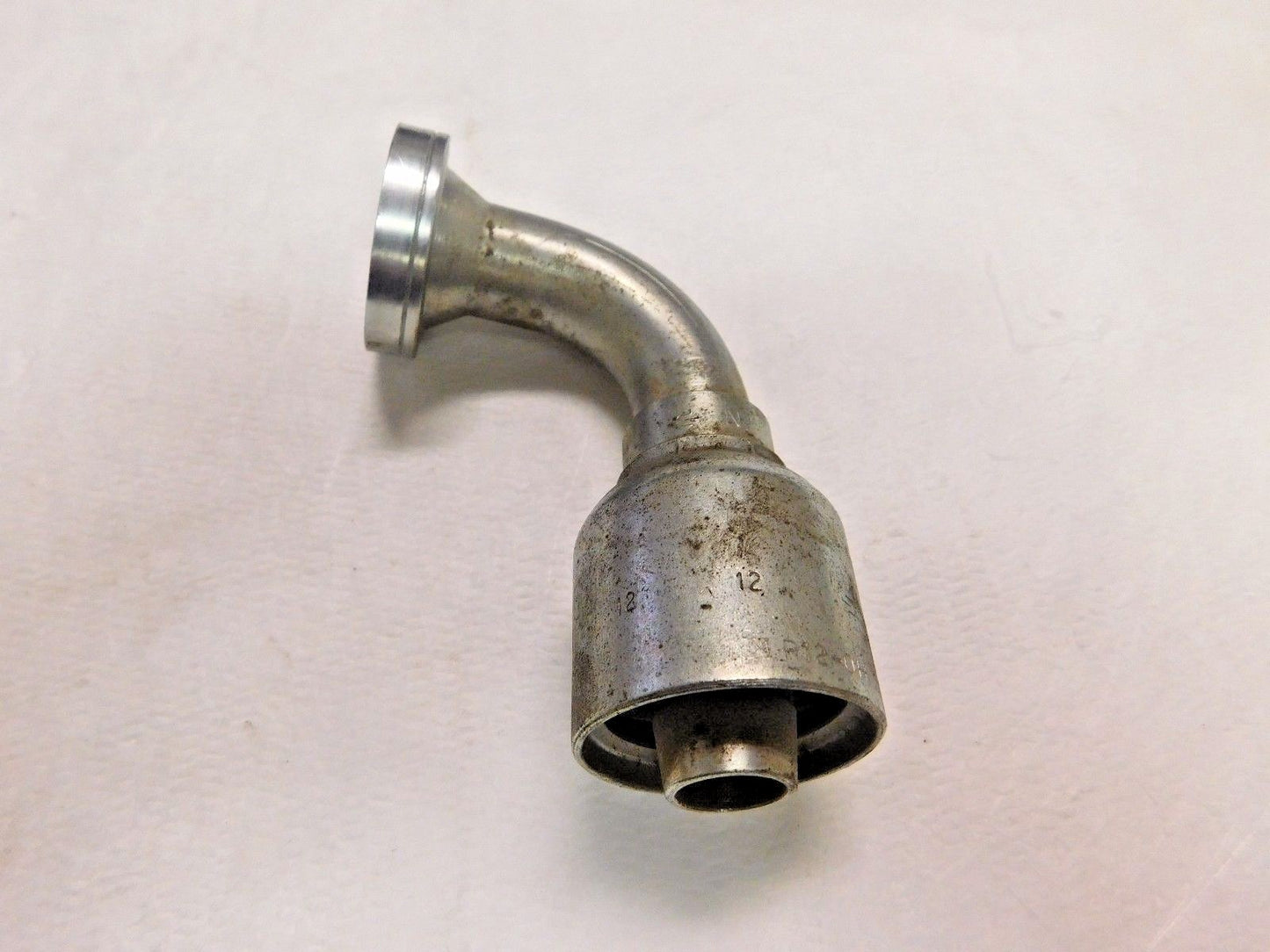 Parker Hose Adapter 3/4" Hose x 3/4" SAE Code 62 Flange Head 90º L16N7