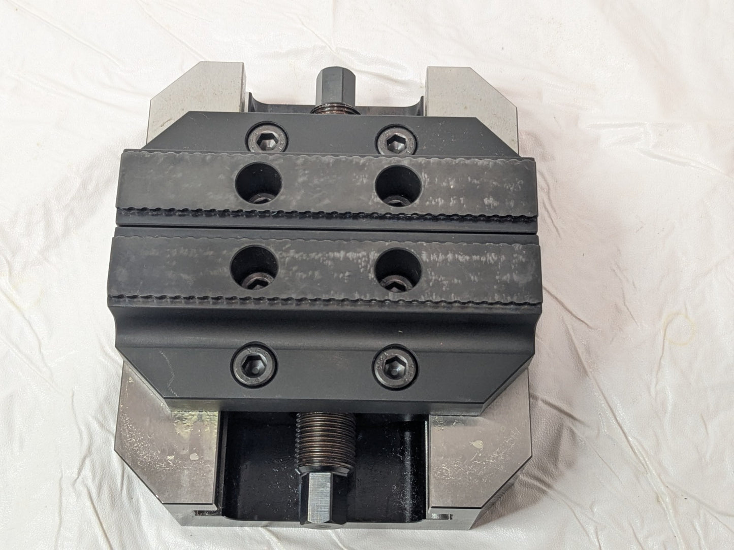 5th Axis Self-Centering Vise Manual 125.7mm x 152.4mm x 73.6mm V562X