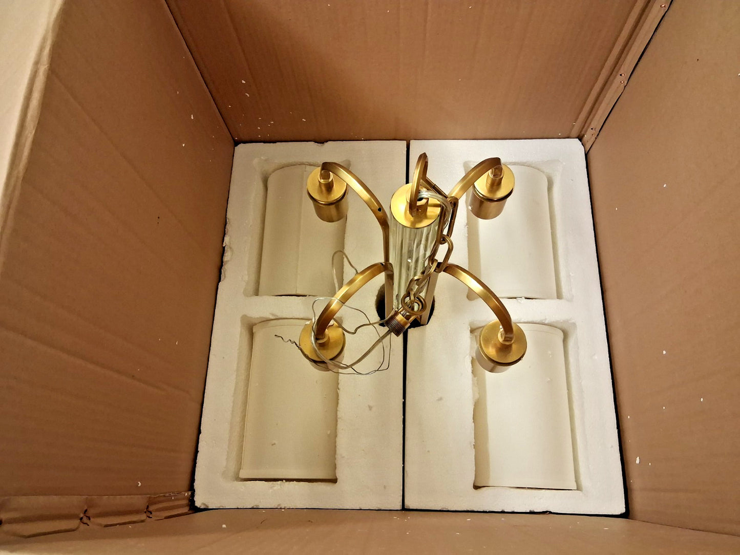 Hudson Valley Junius 8 Light Chandelier 9108