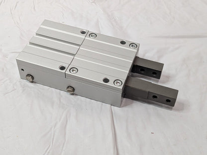 SMC Slider Guide Cylinder 2-Finger Escapement 20x20mm Stroke MIW20-20D