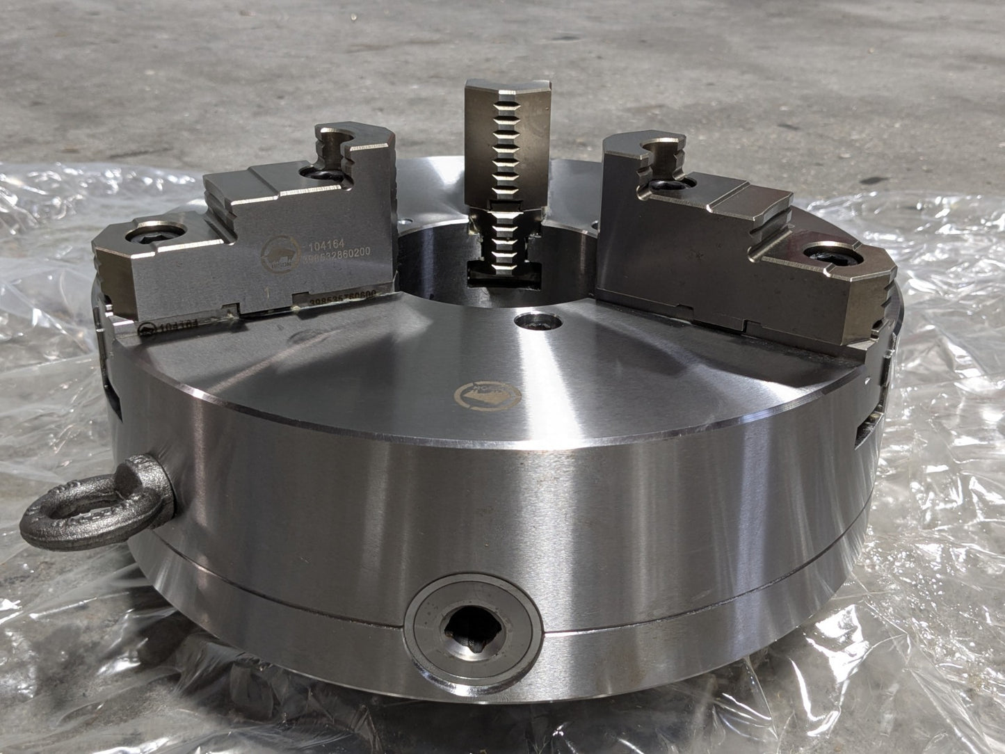 Bison Manual Lathe Chuck 3 Jaw Self Centering 12" Diameter D1-8 Mount 7-823-1238