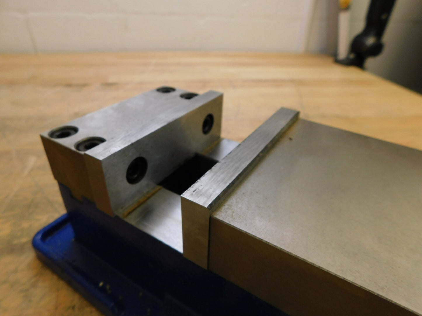 Interstate Stationary Machine Vise 4" Jaw Width 4"Opening Cap Horizontal 0030613