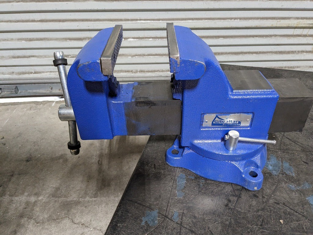 GIBRALTAR Vise:  Bench & Pipe Combination Swivel Vise