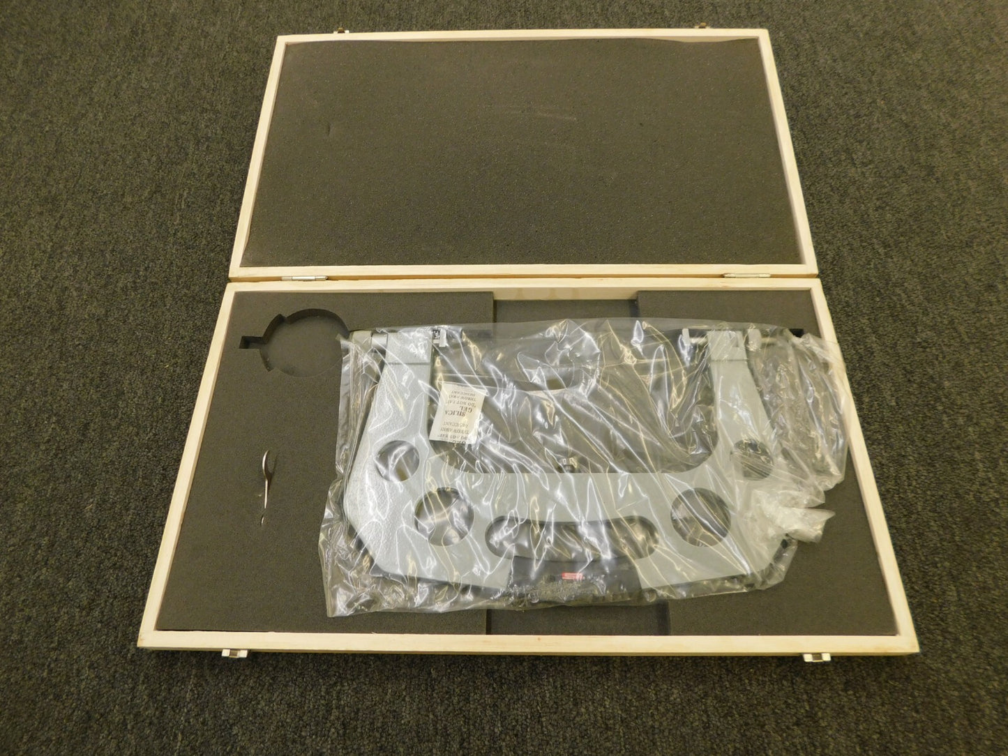 SPI Snap Gage 6 - 7 Range 7/16 x 9/16 Flat Carbide Anvils 14-304-0