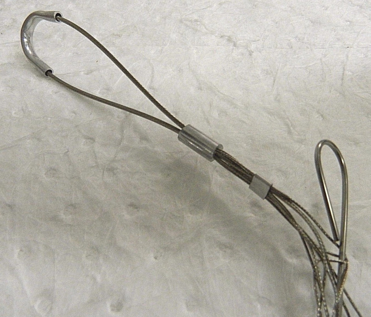 Woodhead Electrical Offset Loop Support Grip 1/2" to 0.61" Cable Diam