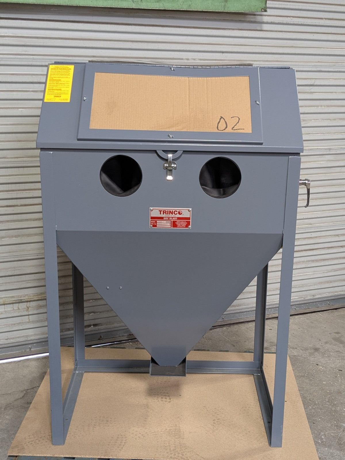 Trinco Model 36 Sandblast Cabinet w/ Dust Collector 36" x 24" x 23" Workspace