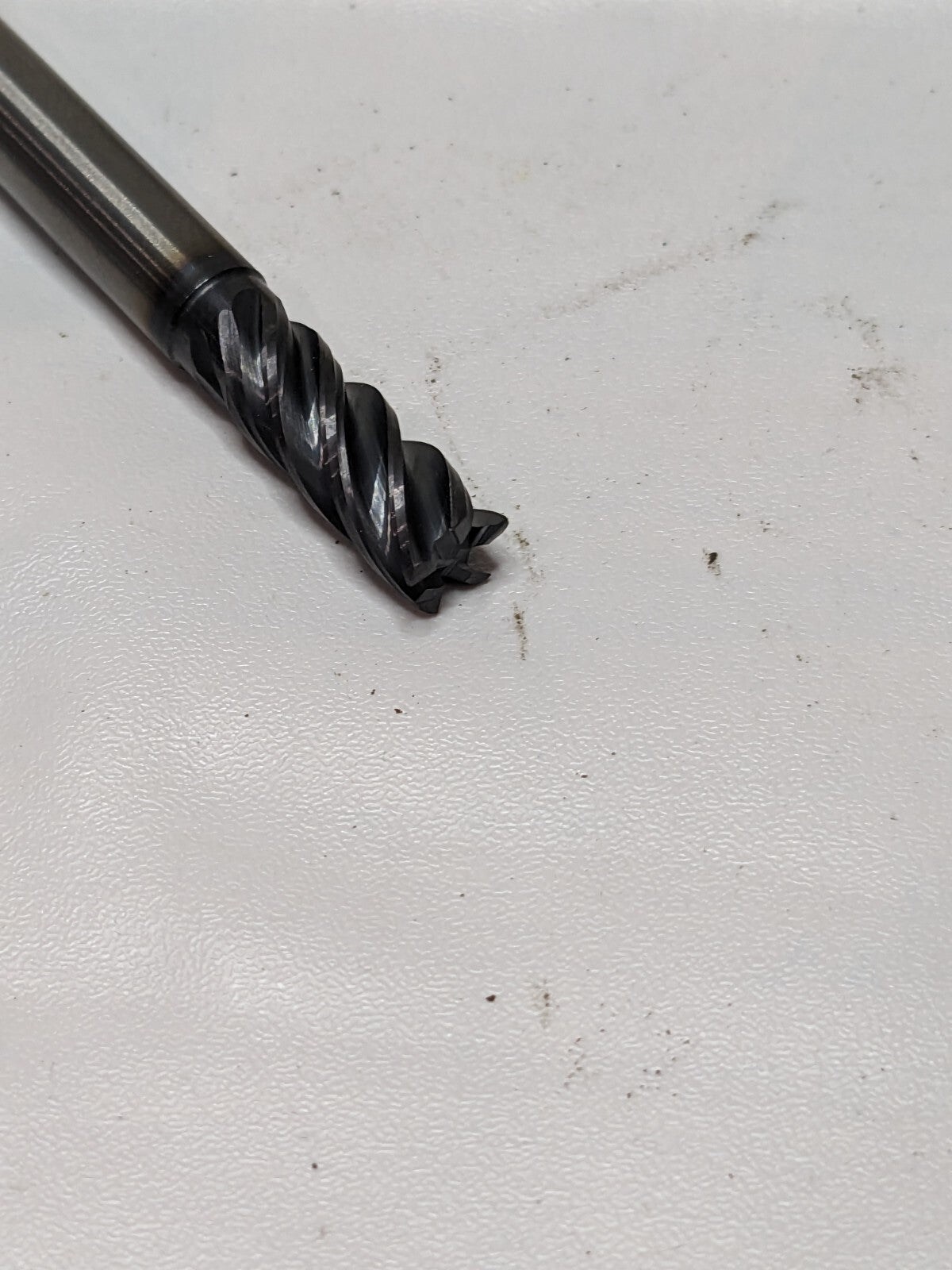 KENNAMETAL Corner Radius End Mill: 6 mm Dia, 13 mm LOC 3524488