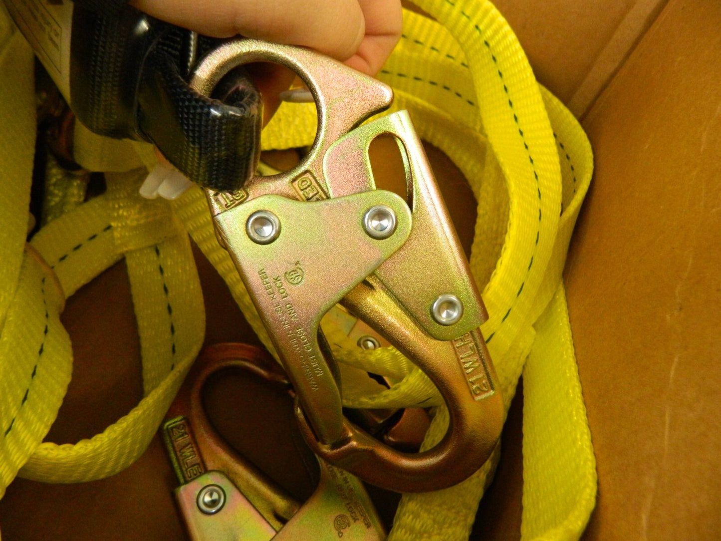 PRO-SAFE 6' Long, 350 Lb Capacity, 2 Leg Locking Snap Hook Harness PS-SA-LN