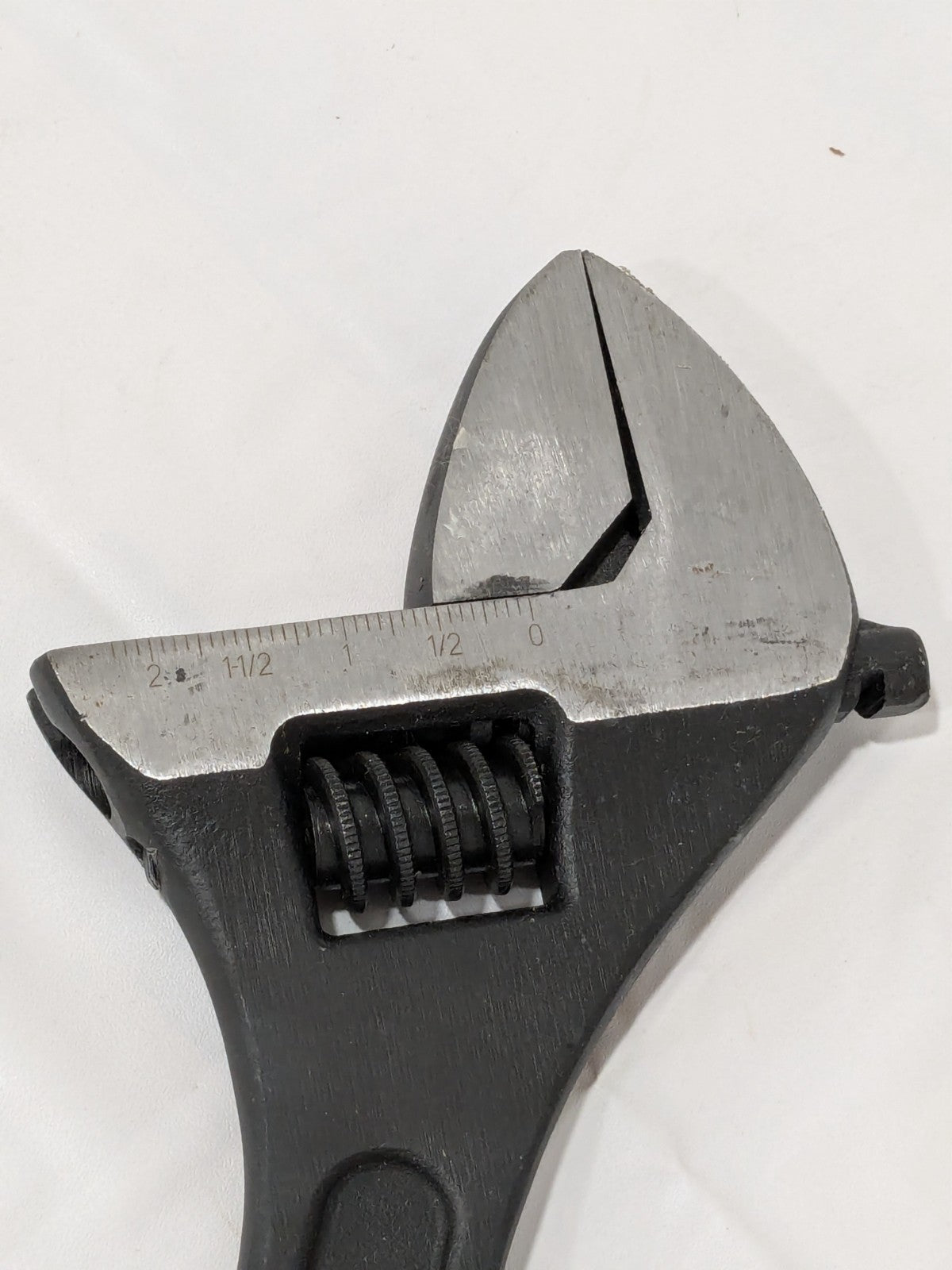 Paramount Black Oxide 18" Adjustable Wrench: 2-1/16" Jaw Capacity PAR-