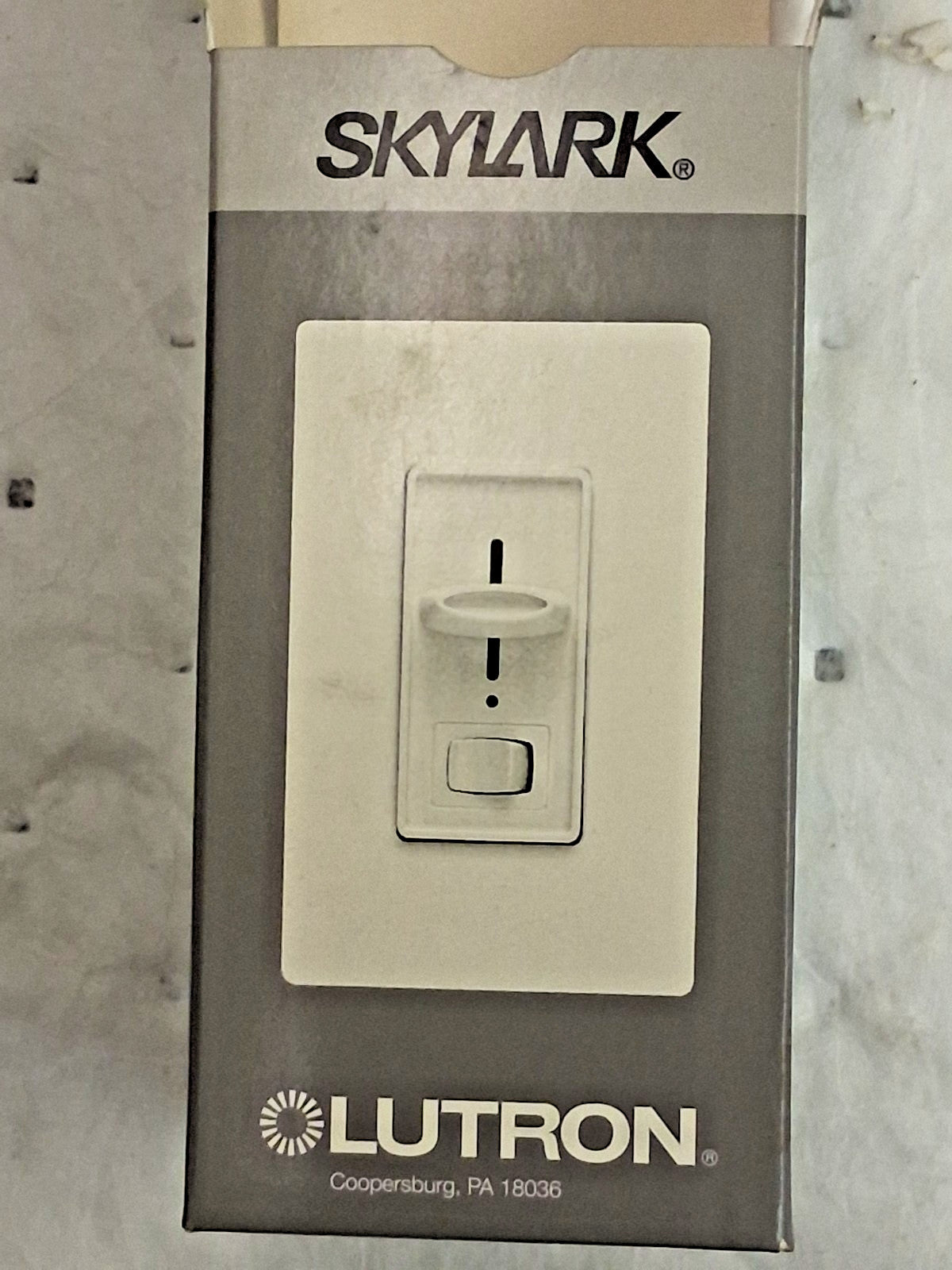 Lutron Skylark LED Dimmer 150/600 W Single-Pole/3-Way SCL-153P-WH