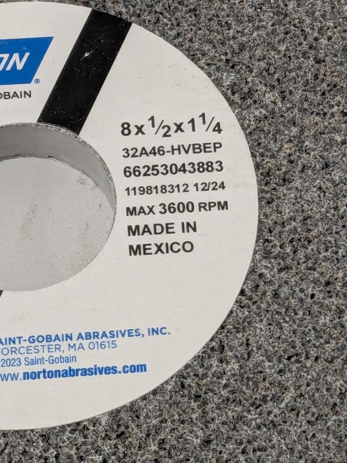 NORTON Surface Grinding Wheel: 8" Dia, 1/2" Thick, 1-1/4" Arbor,