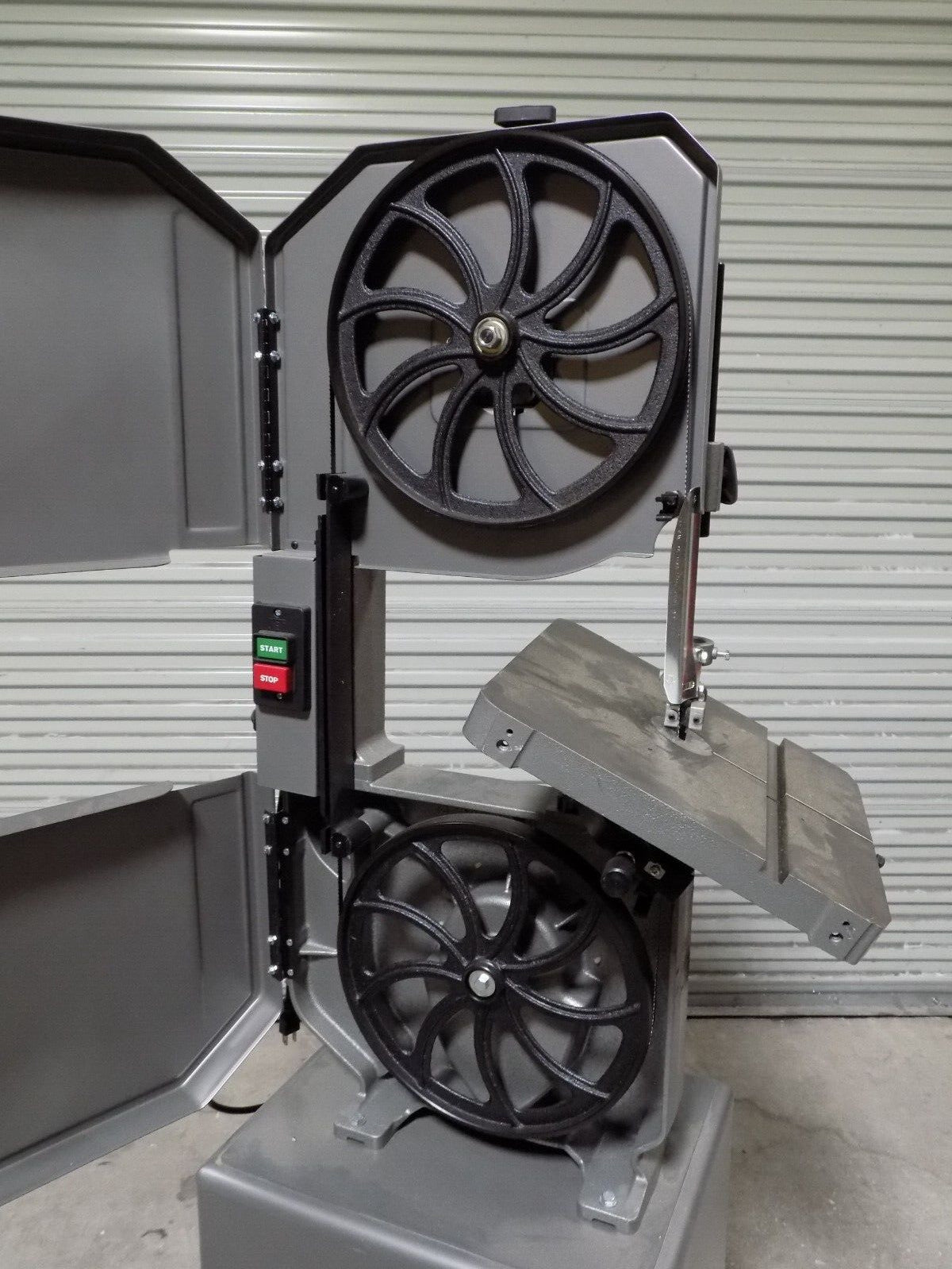 Jet 14  Metal / Wood Vertical Bandsaw 1 HP 115/230v 1 Ph. J-8201K Damaged