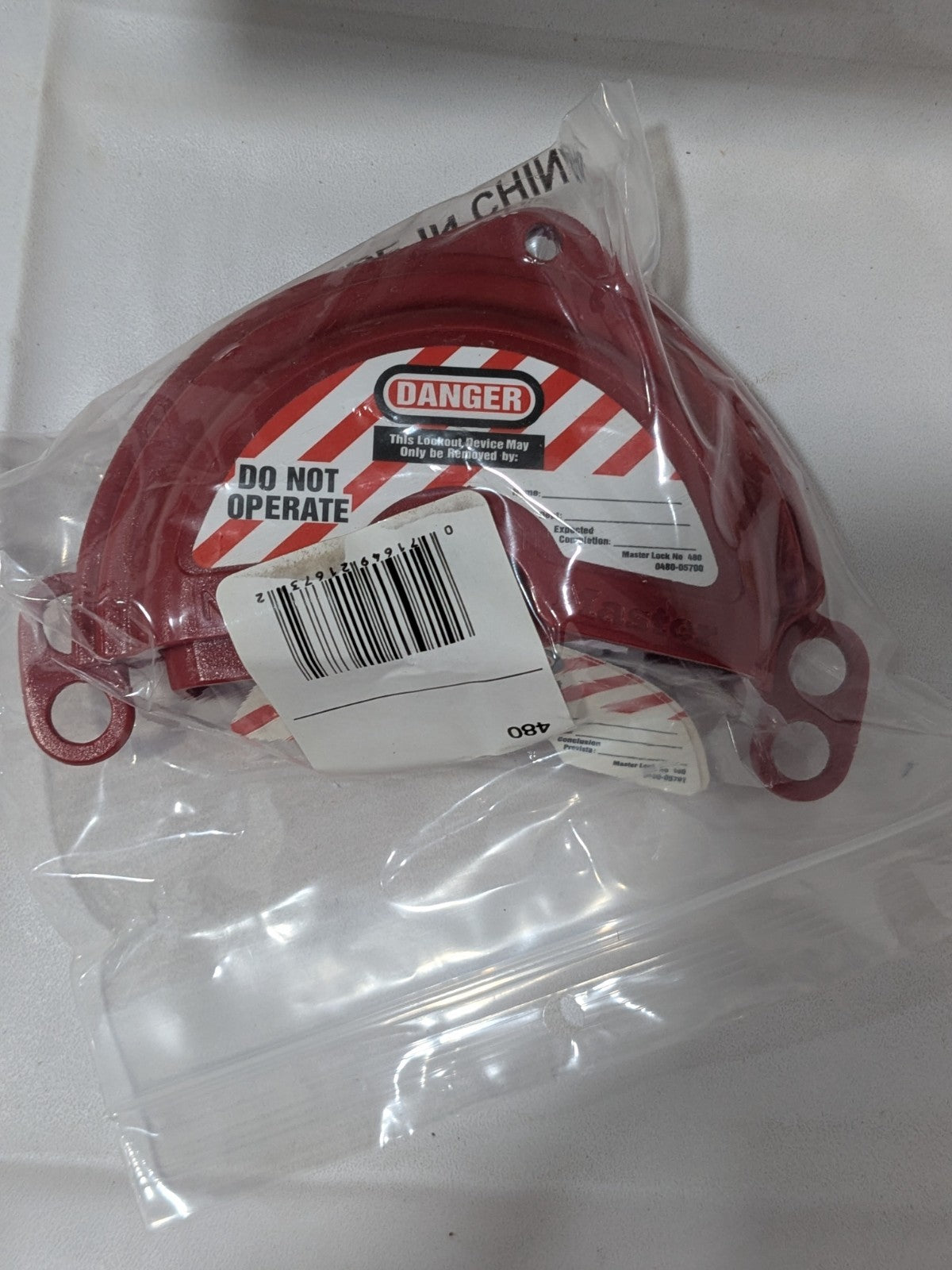 (6) Master Lock Pneumatic Lockout: 3 Padlocks Max, 5/16" Max Shackle Dia. 480