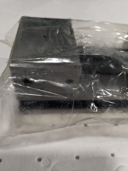 Toolmaker's Vise 2-3/8" Jaw Width 2-1/8" Jaw Opening Cap 428-9024