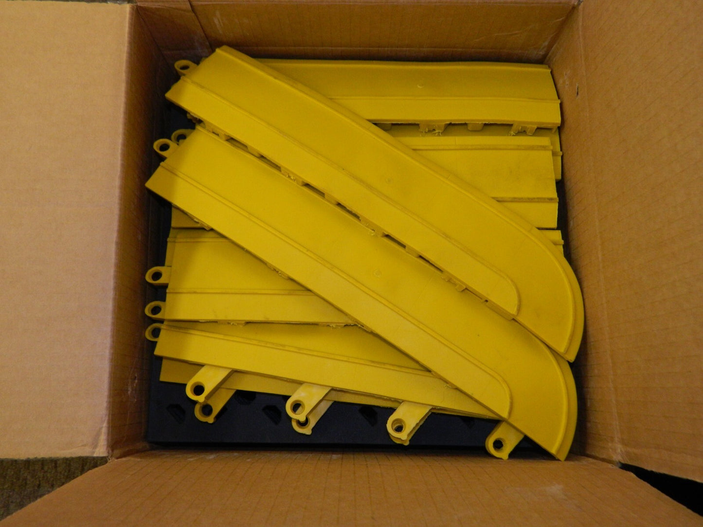 WEARWELL Anti-Fatigue Mat: 66" Long, 27" Long, 5/8 Thick, Vinyl 544.58X27X66BYL