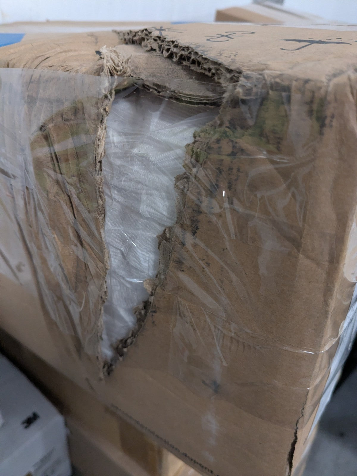 (25) Dupont Disposable Coveralls: Particle Protection, Size 2XL TY120SWH2X002500