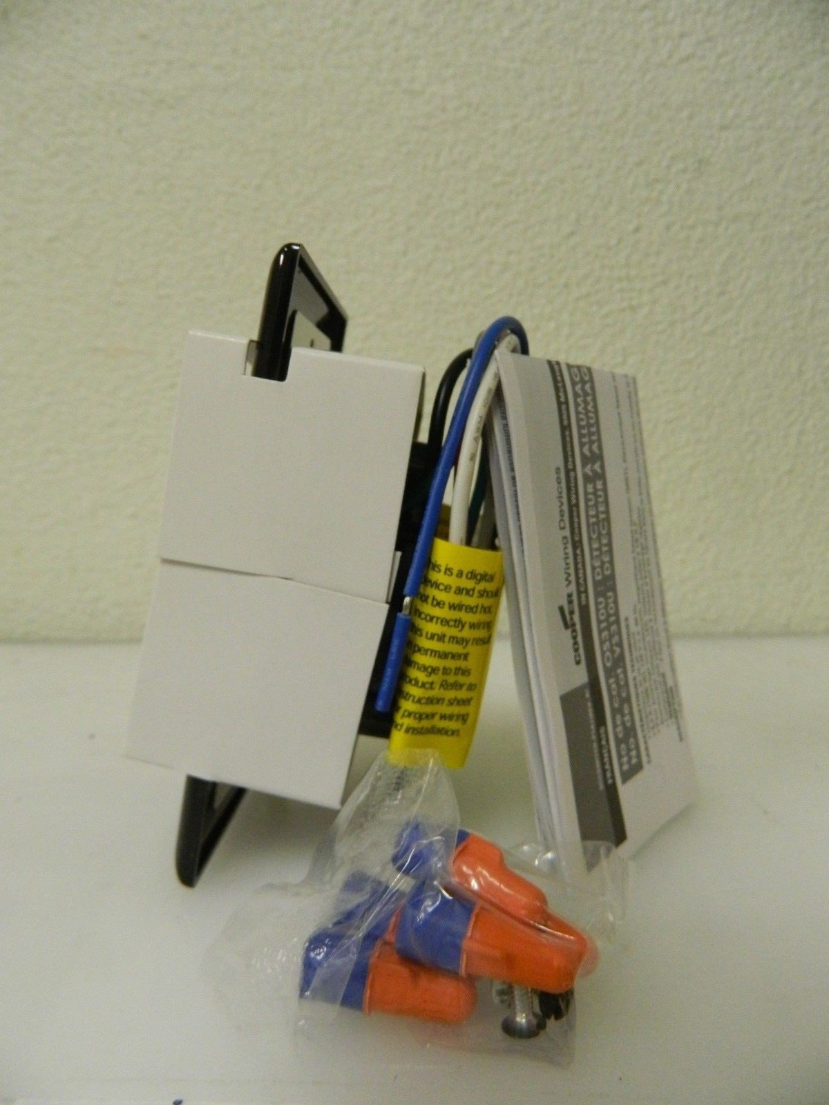 Cooper Wiring Infrared Vacancy Sensor Wall Switch 1,000 Sq. Ft. Cover VS310U-BK