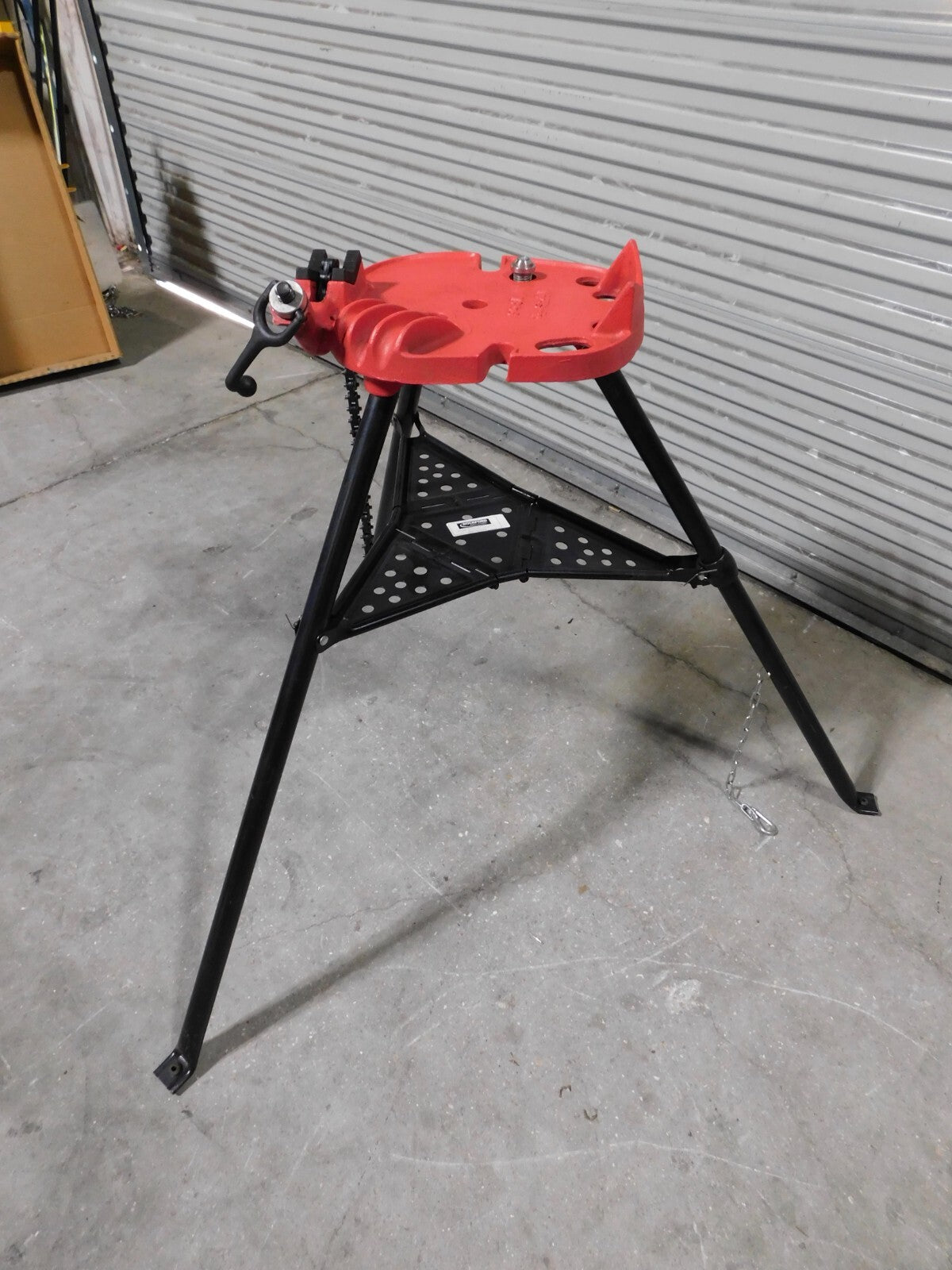 Portable Tristand Chain Vise 1/8" to 6" Pipe Cap CBTX083