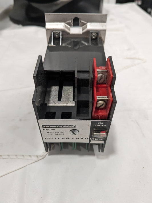 Cutler-Hammer Type R "Powerfeed" Relay 24V 50-400CY D40RB