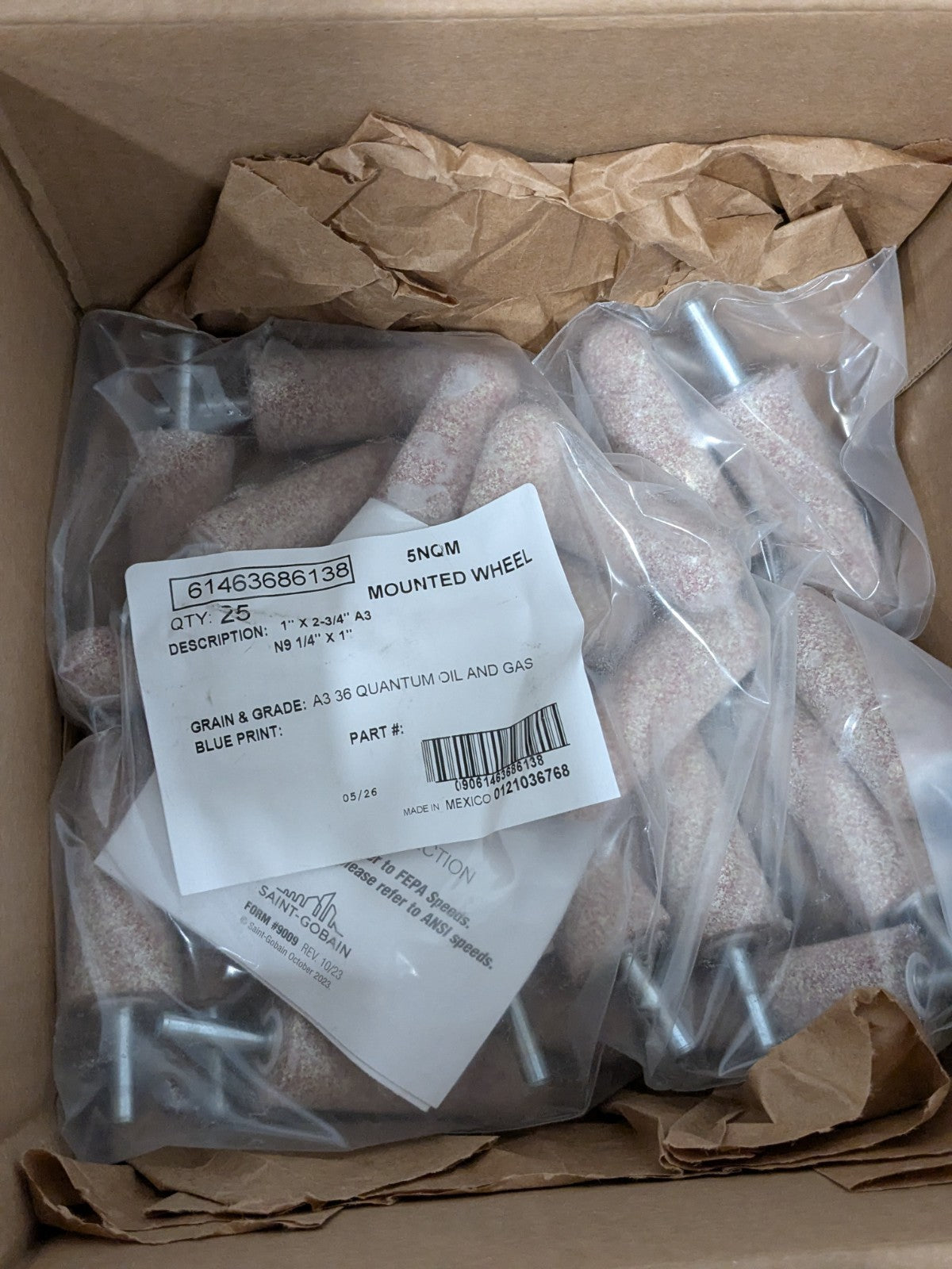 Norton Mounted Point: 1" Thick, 1/4" Shank Dia, A3, 36 Grit Qty 25 61463686138