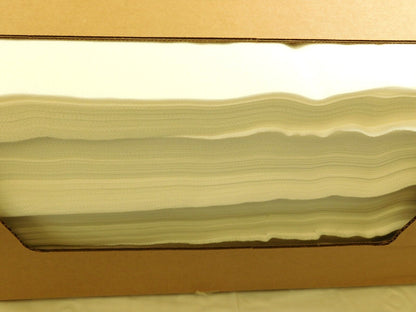 Box of 300 PIG PR100 Disposable Polishing & Wiping Cloths White 14" x 18" WIP950