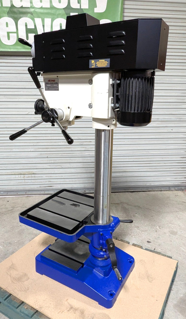 Vectrax Mill / Drill Machine  20" Swing 170 - 2000 RPM 220v 3ph *Scratch & Dent*
